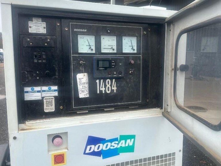 2019-doosan-g50wd0-3a-t4f-portable-generator-image-7