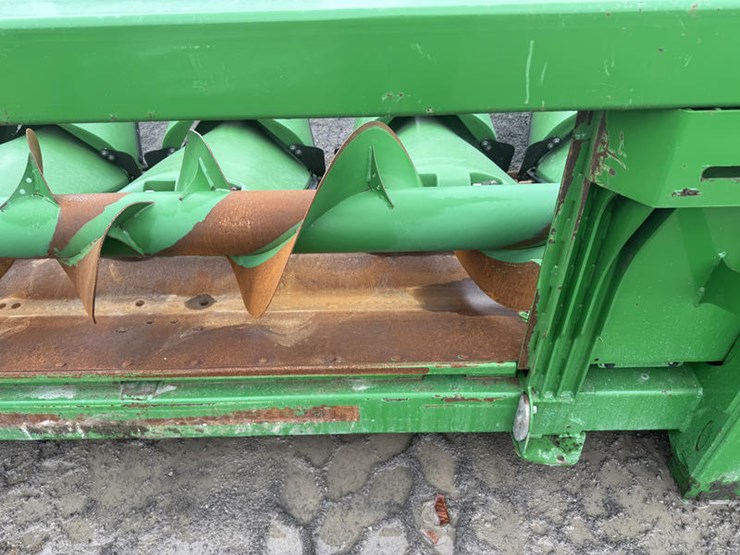 2013-john-deere-608c-image-17