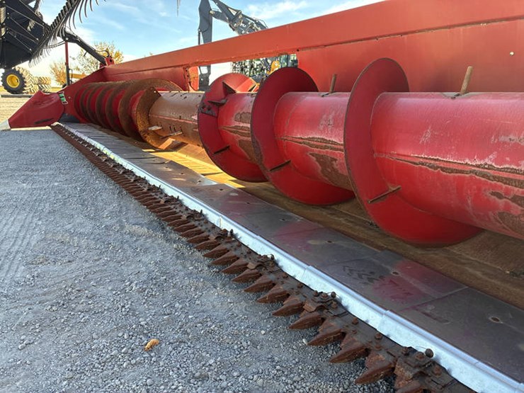 2011-case-ih-3020-image-32