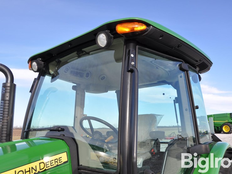 2022-john-deere-5055e-image-13