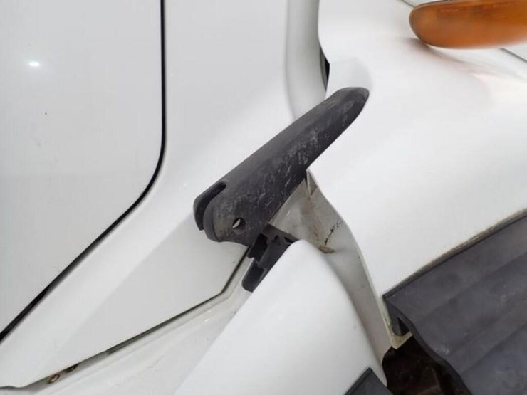 2002-sterling-l9500-image-98