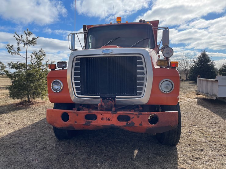 1986-ford-9000-image-2