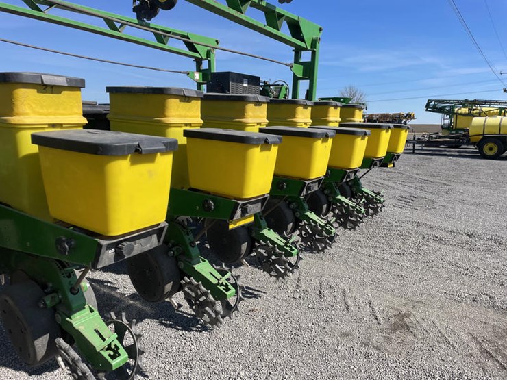 2004-john-deere-db90-image-82