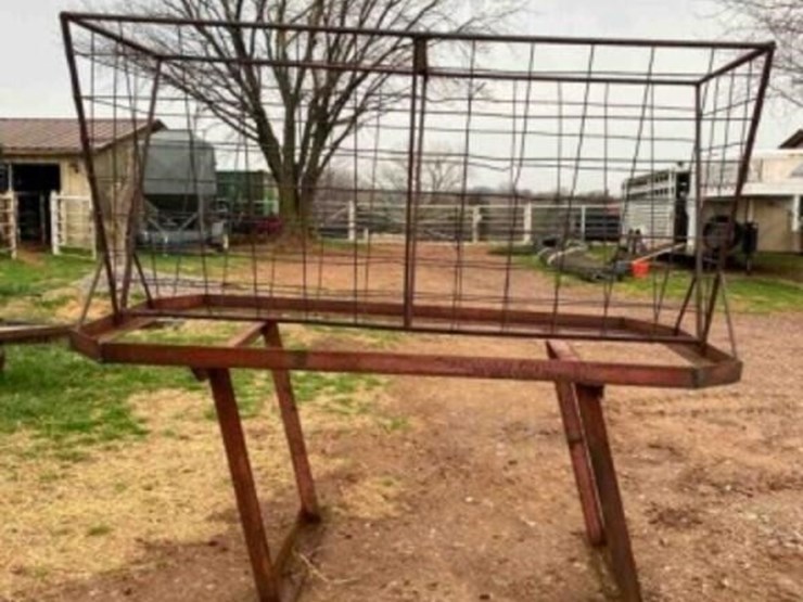 square-bale-horse-feeder-image-2