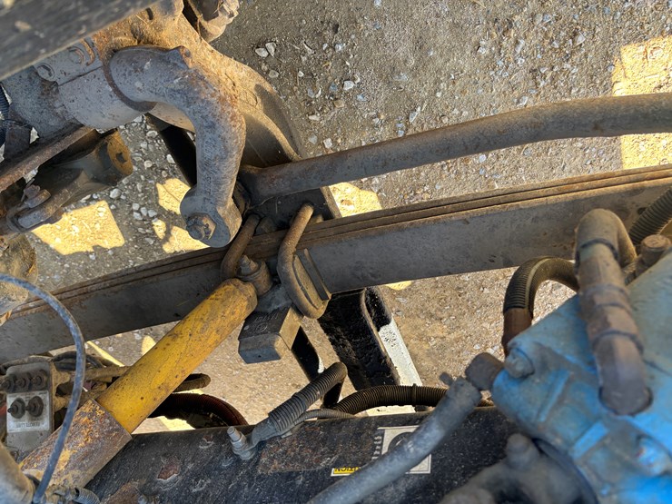 2009-peterbilt-340-image-56