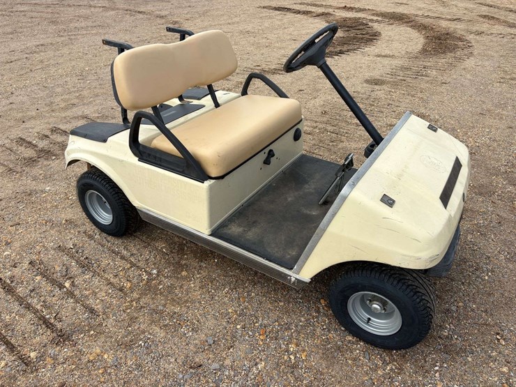 2002-ez-go-gas-powered-golf-cart-image-4