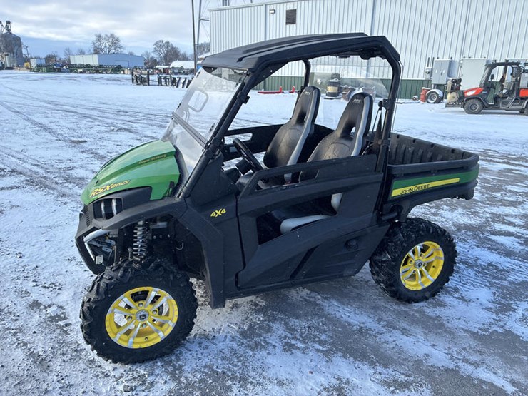john-deere-gator-image-7