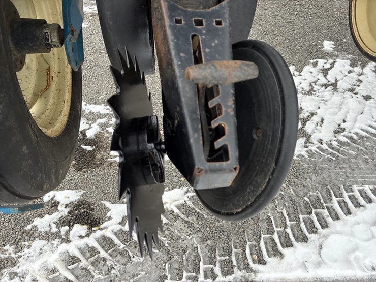 1997-kinze-2600-image-51