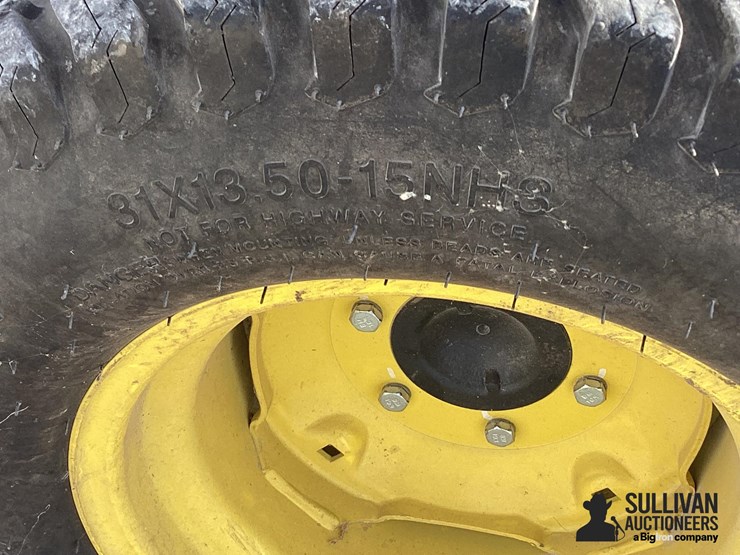 2012-john-deere-2320-image-16