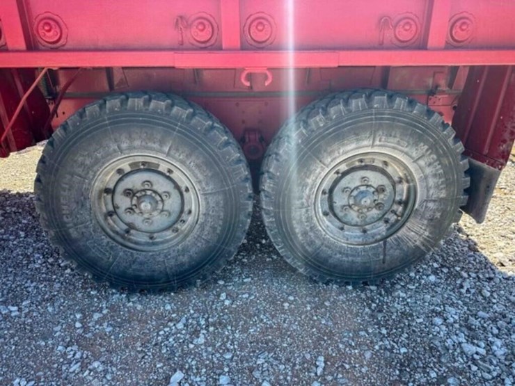 6x6-2-1/2-ton-truck-image-6