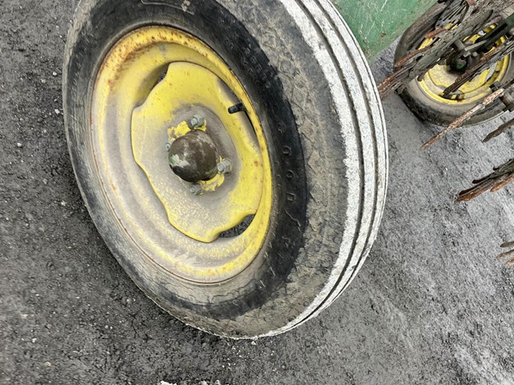 john-deere-400-image-9