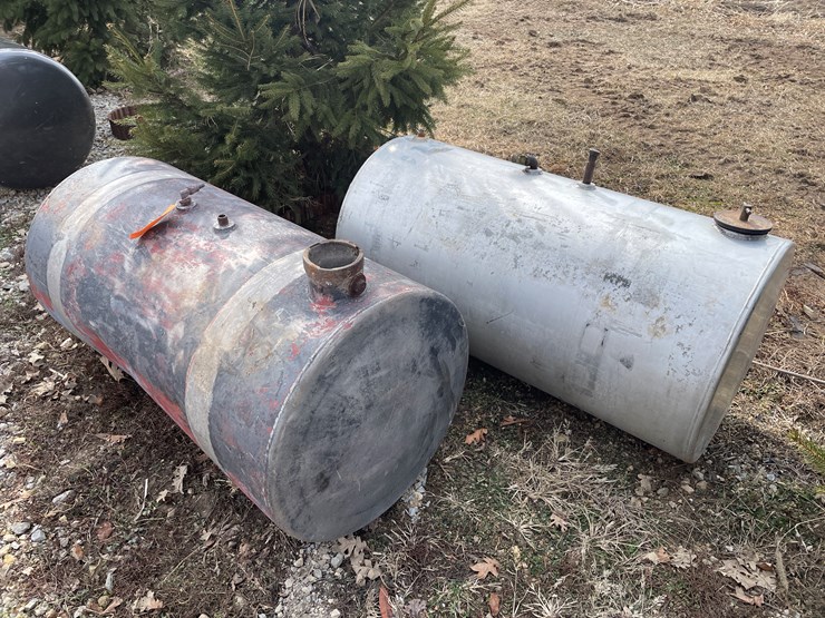 #4266-•-(2)-aluminum-fuel-tanks-image-1