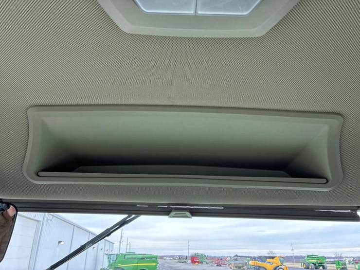 2025-john-deere-9r-590-image-85