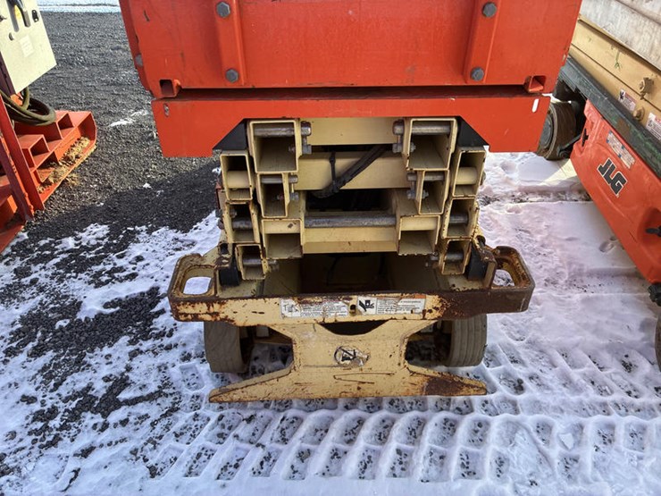 2016-jlg-1932es-image-15