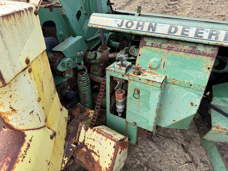 john-deere-3950-image-11