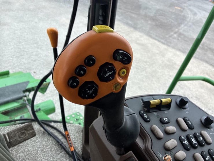 2004-john-deere-9660-sts-image-103