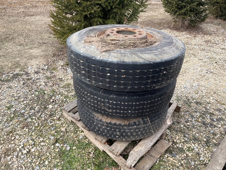 #4256-•-(2)-vintage-trailer-axles-image-13