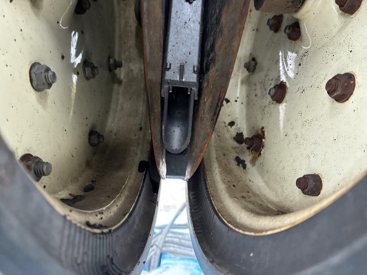 2010-kinze-3600-image-69