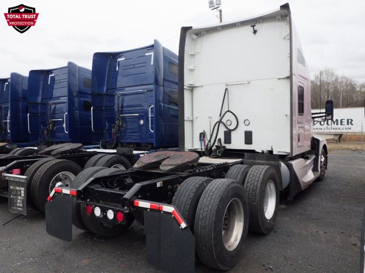 2022-kenworth-t680-image-10
