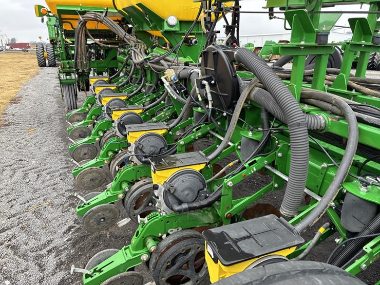 2019-john-deere-1775-image-47