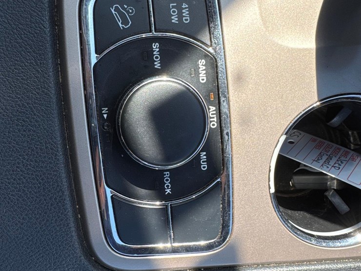 2015-jeep-grand-cherokee-image-18