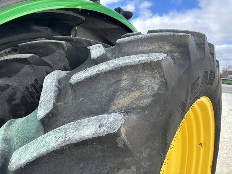 2013-john-deere-8335r-image-62