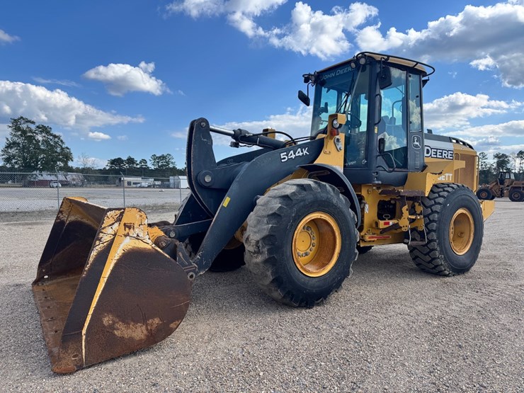 2015-deere-544k-image-4