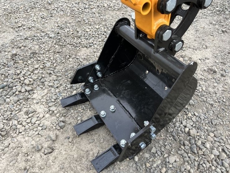 2026-miva-va15-mini-hydraulic-excavator-image-12