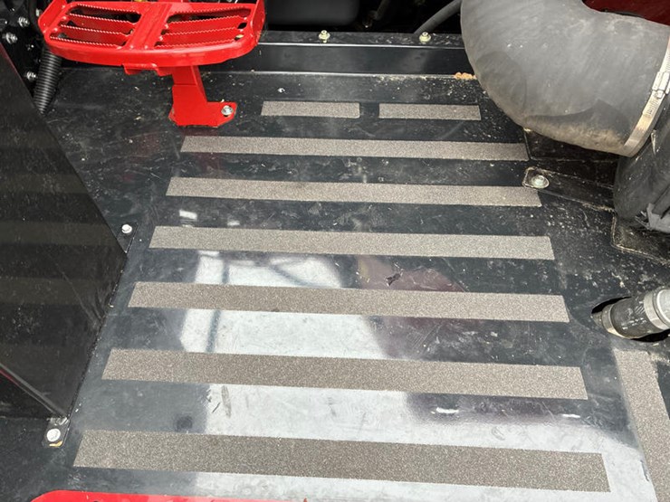 2024-case-ih-8250-image-75