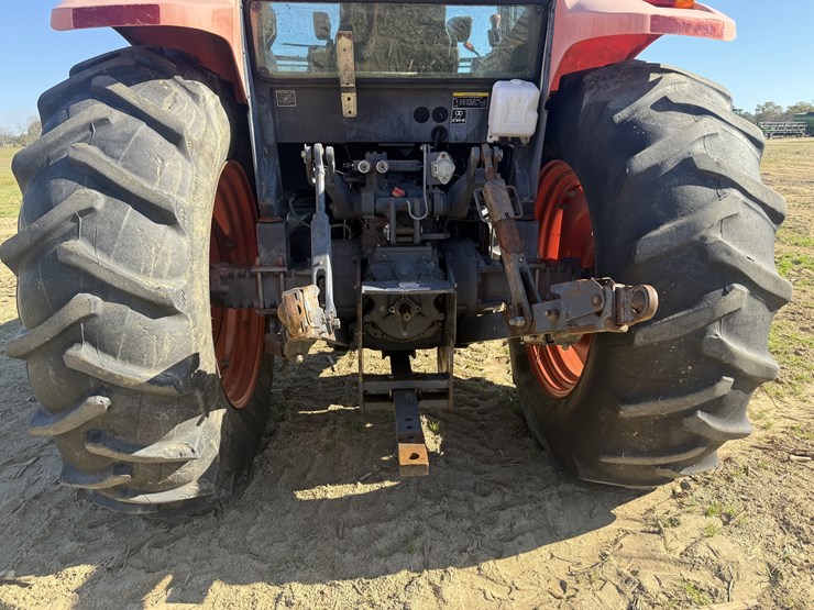 2009-kubota-m108s-image-6