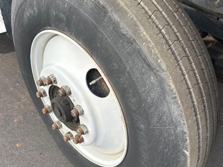 1994-ford-l9000-image-19