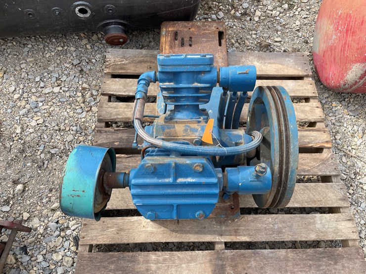 #4262-•-ingersoll-rand-air-compressor-image-2