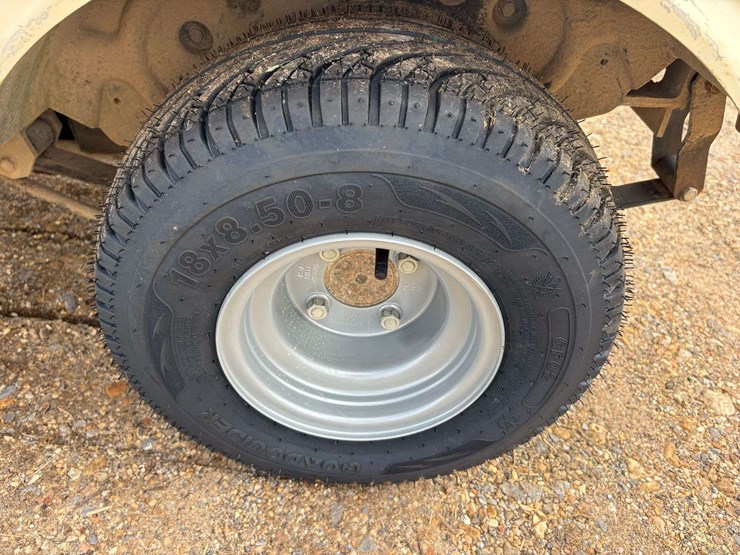 2002-ez-go-gas-powered-golf-cart-image-8