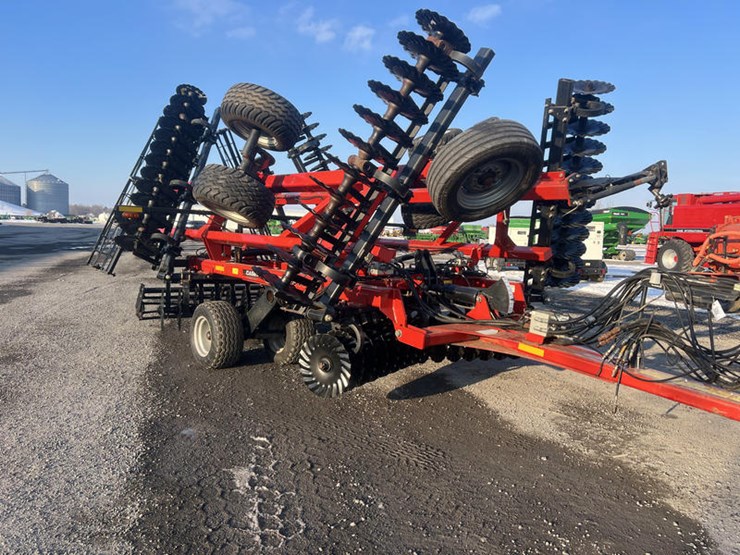 2020-case-ih-true-tandem-335vt-image-1