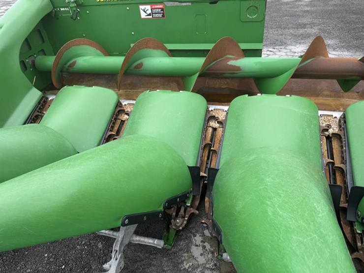 2013-john-deere-608c-image-12