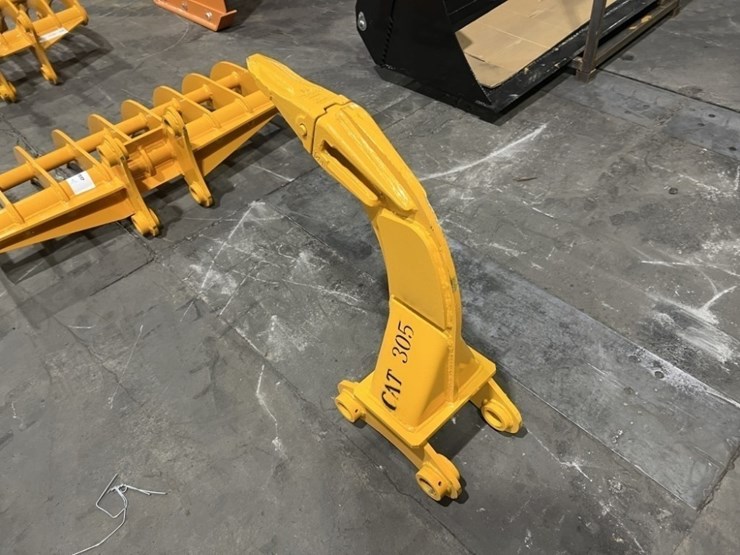 2026-caterpillar-305-image-4