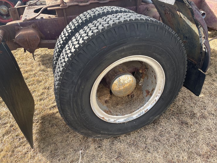 #4205-•-autocar-day-cab-semi-tractor,-(has-title)-image-17