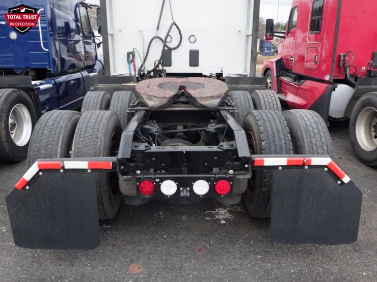 2022-kenworth-t680-image-11