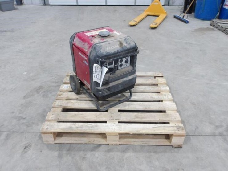 honda-eu3000is-image-4