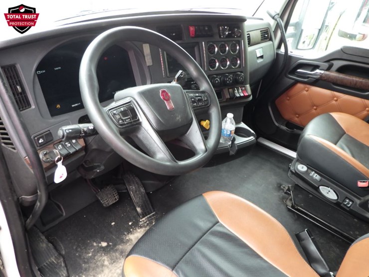 2023-kenworth-t680-image-24