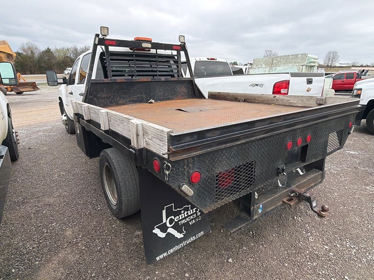 2011-chevrolet-3500-image-6