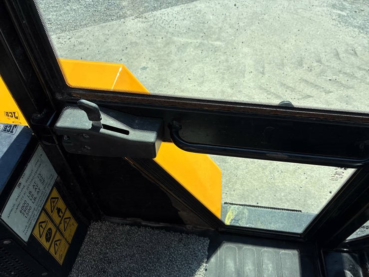 2018-jcb-930-image-66