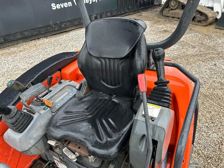 kubota-kx71-3-image-17