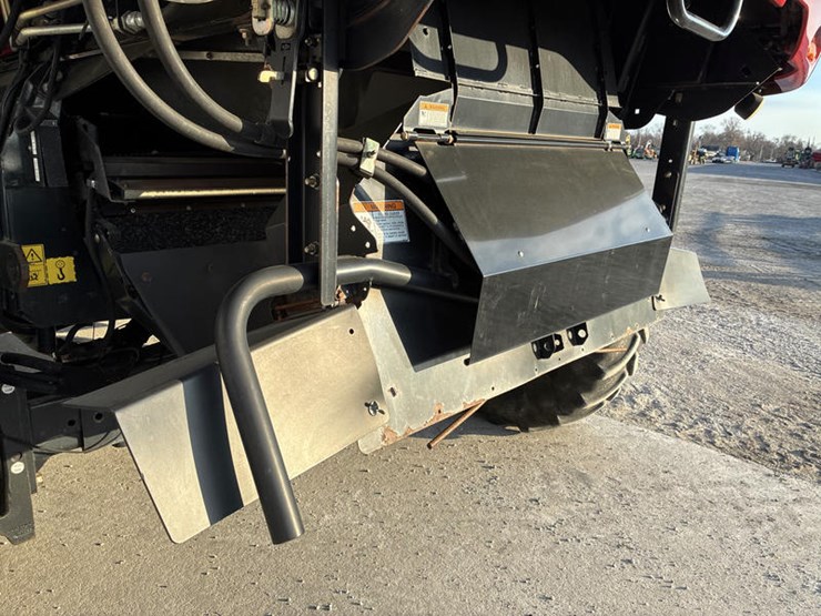 2010-case-ih-8120-image-72