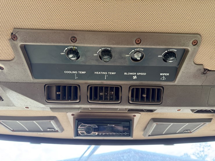 john-deere-6700-image-15