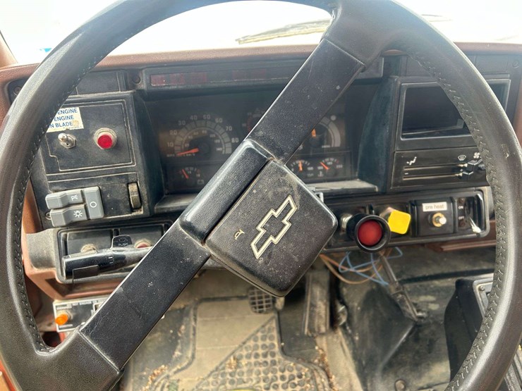 1991-chevy-kodiak-8500-tandem-grain-truck-with-18ft-bed-image-21