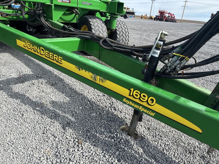 2005-john-deere-1690-image-13