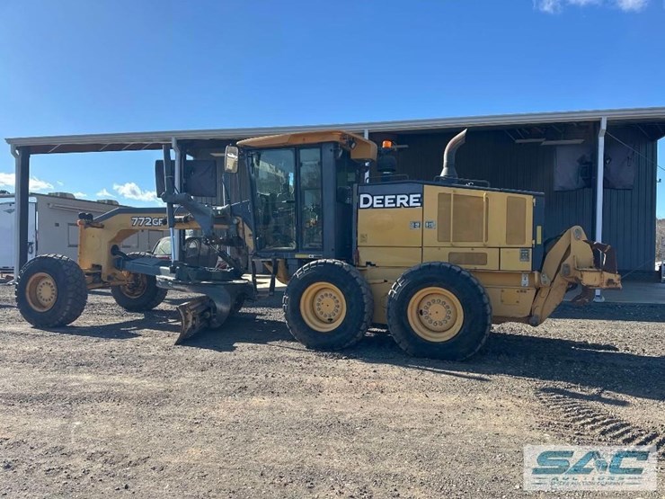 2011-deere-772g-image-8