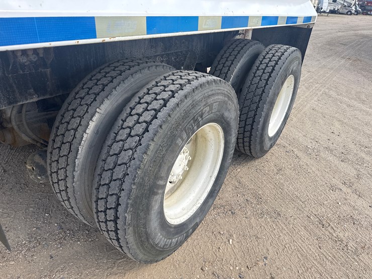 2006-peterbilt-357-image-9