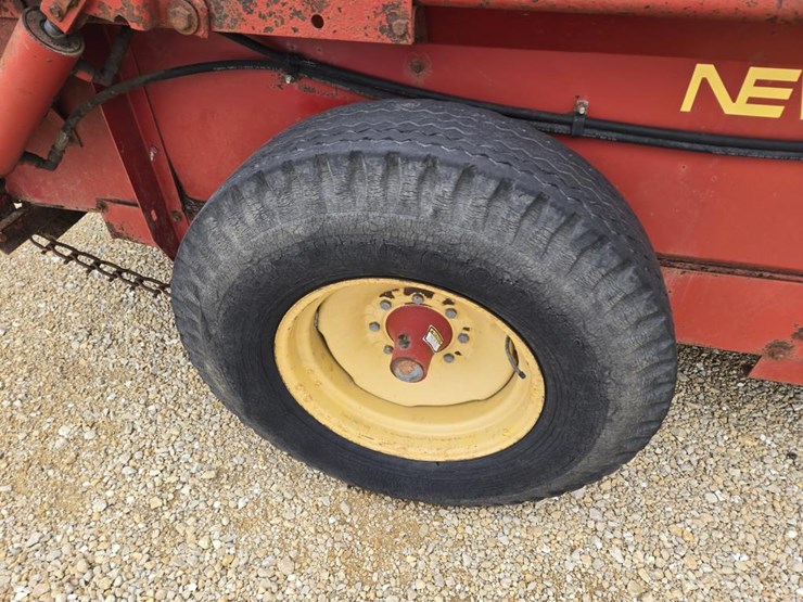 new-holland-155-image-5